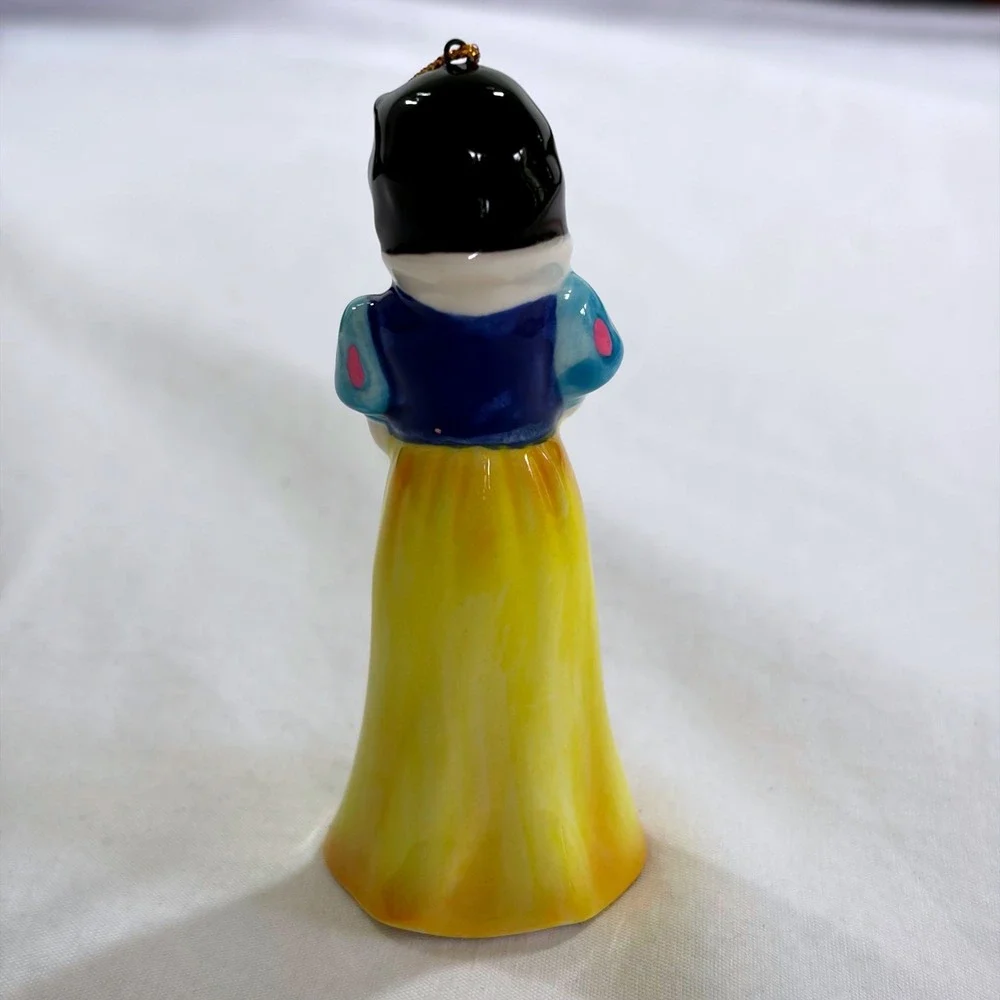 Disney vintage snow
